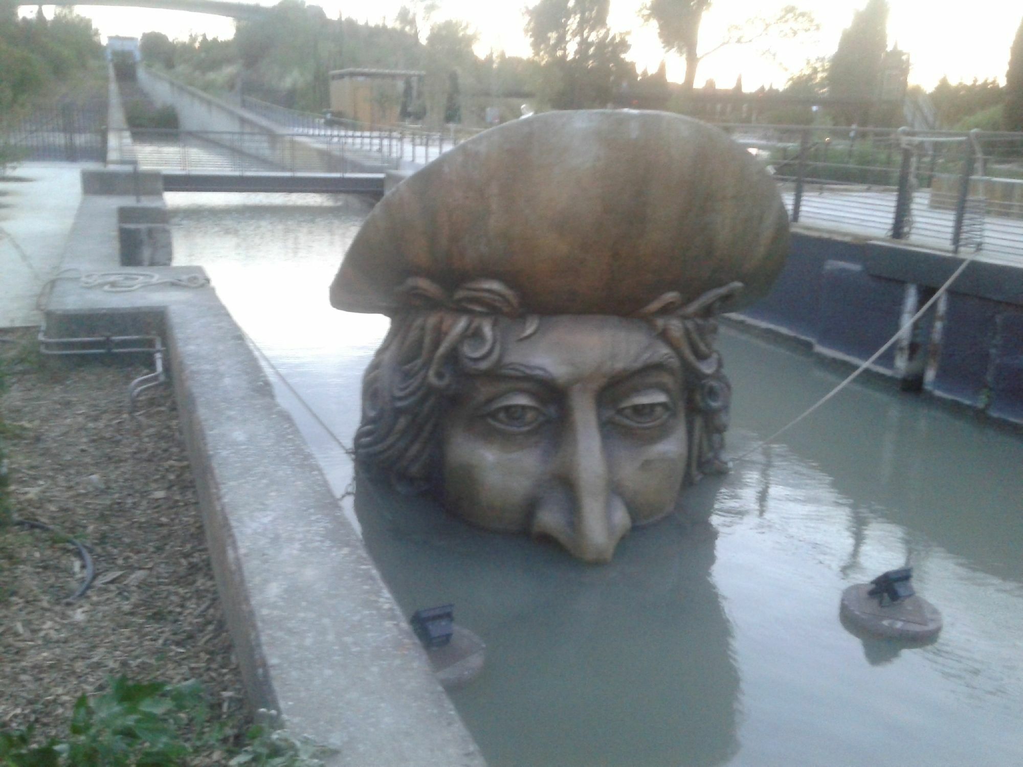 Venez Rever Beziers Centre Et Gare Il Y A Plus Cher Mais C Est Moins Bien エクステリア 写真